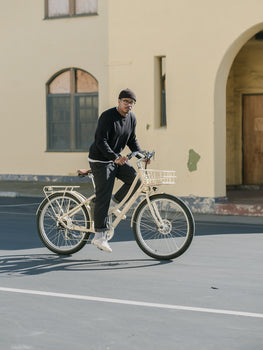 5 Must-Have Accessories for Electric Bike Commuters