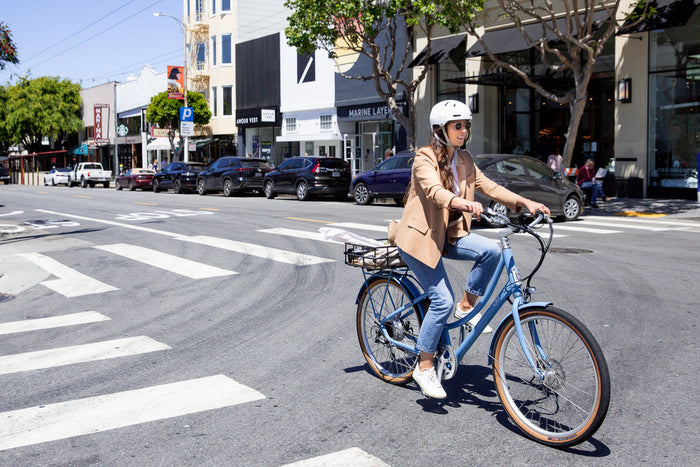 5 Must-Have Accessories for Electric Bike Commuters